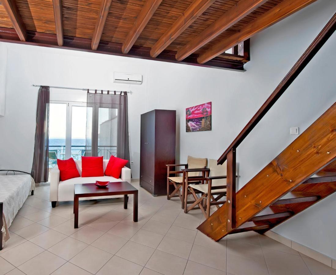 Christina'S Sea House Apartment Nikiti  Exterior photo