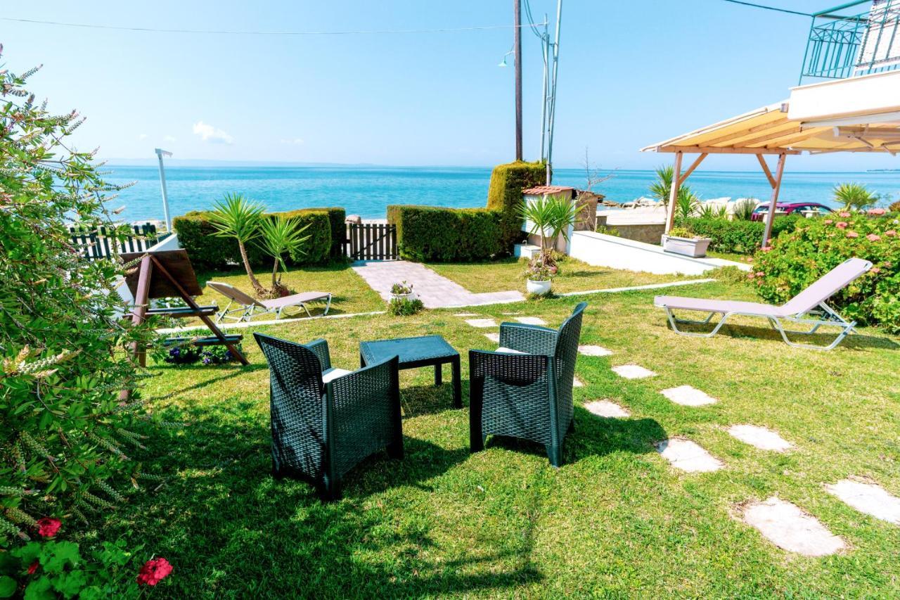 Christina'S Sea House Apartment Nikiti  Exterior photo